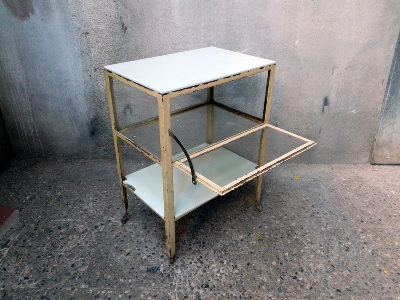 mesa auxiliar vitrina medico dentista metal marmol cristal 80x60x40 1u